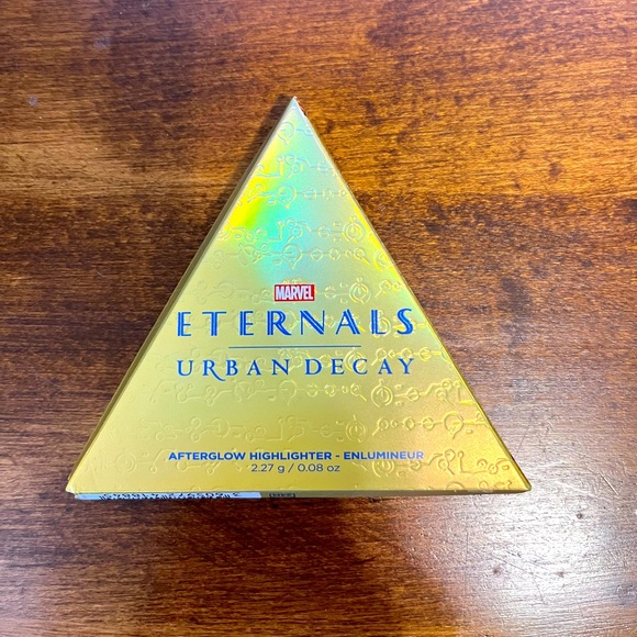 Urban Decay x Marvel ‘Eternals’ Afterglow Illuminating Highlighter - Picture 1 of 6
